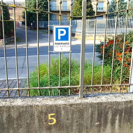 Modern Luci & Stelle Near Nibionno