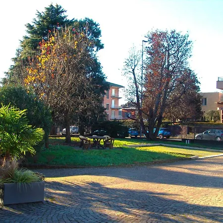 Modern Luci & Stelle Near Apartment