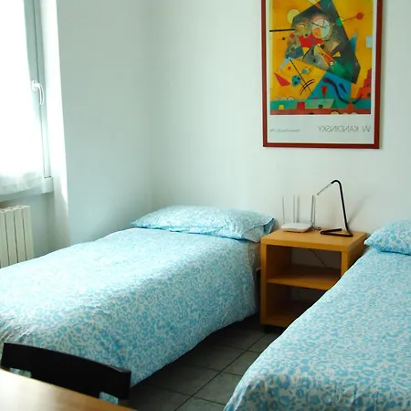 Modern Luci & Stelle Near Apartament Bulciago